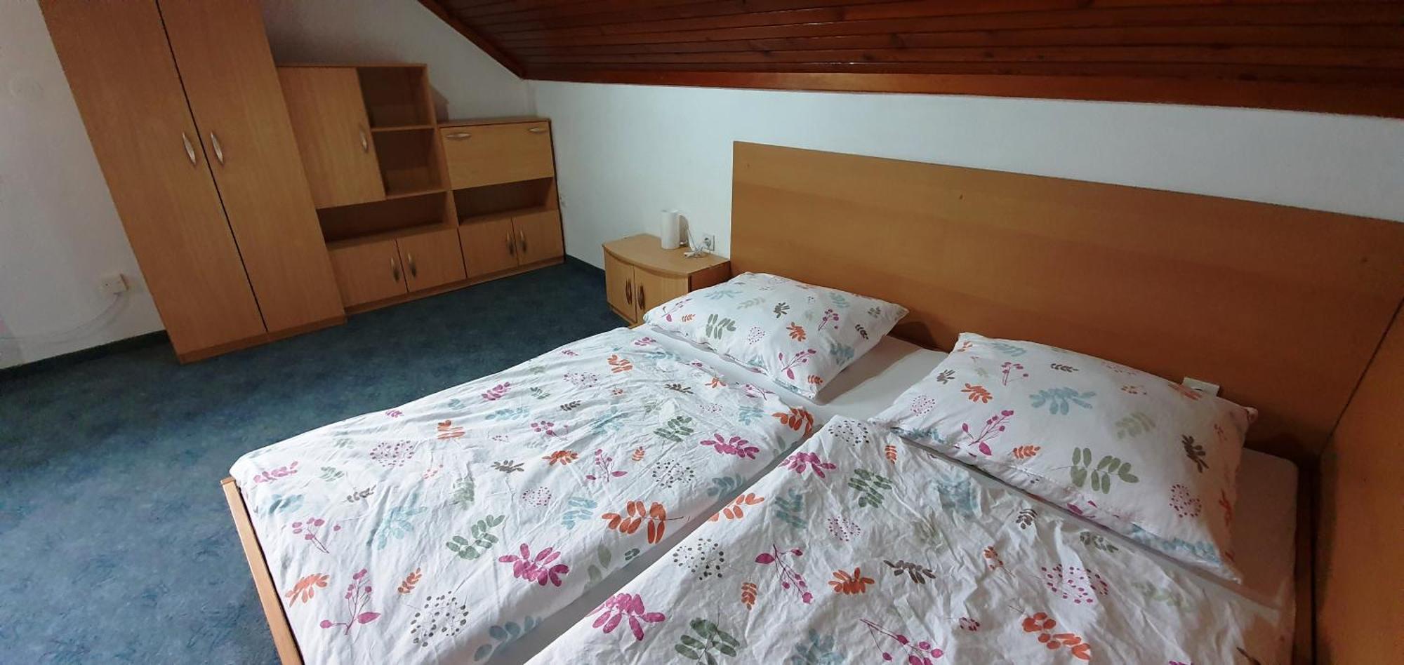 Apartments And Rooms Milena Kranjska Gora Rum bild
